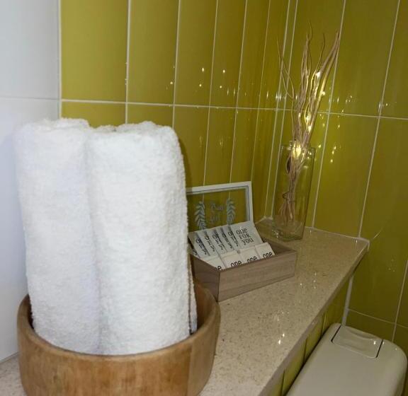 استودیو استاندارد با چشم‌انداز دریا و بالکن, Vespera Apartments