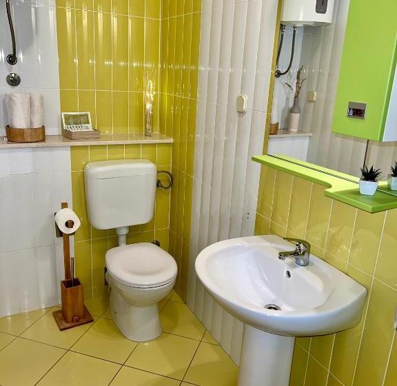 استودیو استاندارد با چشم‌انداز دریا و بالکن, Vespera Apartments