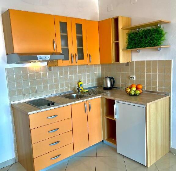 آپارتمان 1 خوابه با بالکن و چشم‌انداز دریا, Vespera Apartments