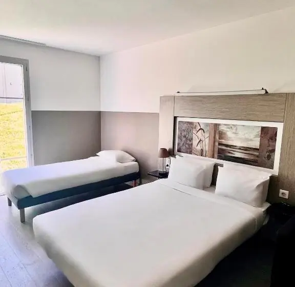 ファミリーステューディオ, Residence Chateau Du Mee