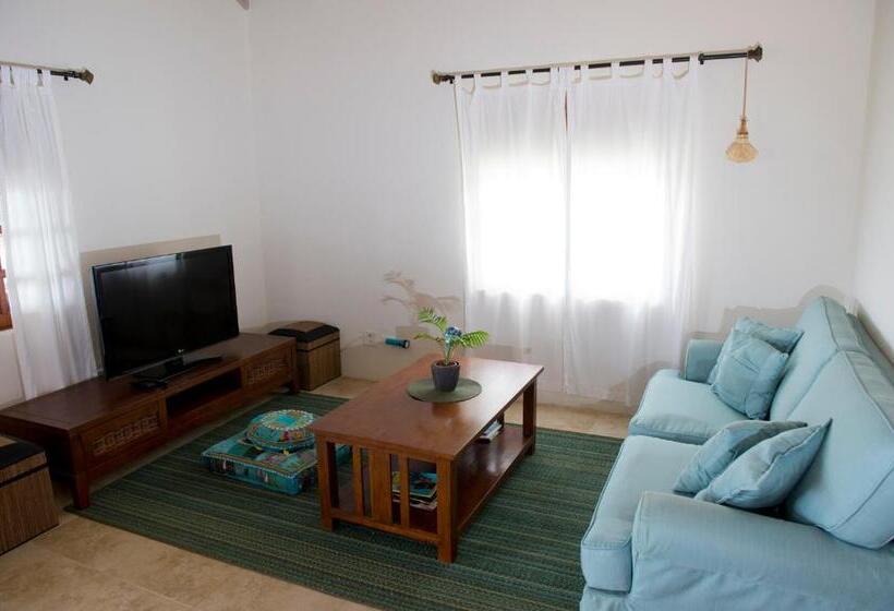 1 Bedroom Penthouse Apartment, Villa Touloulou