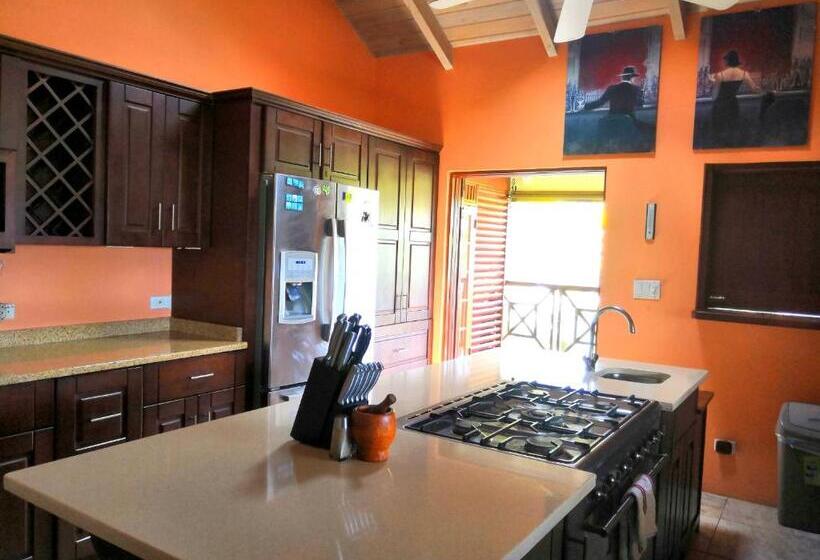 آپارتمان 2 خوابه, Villa Touloulou