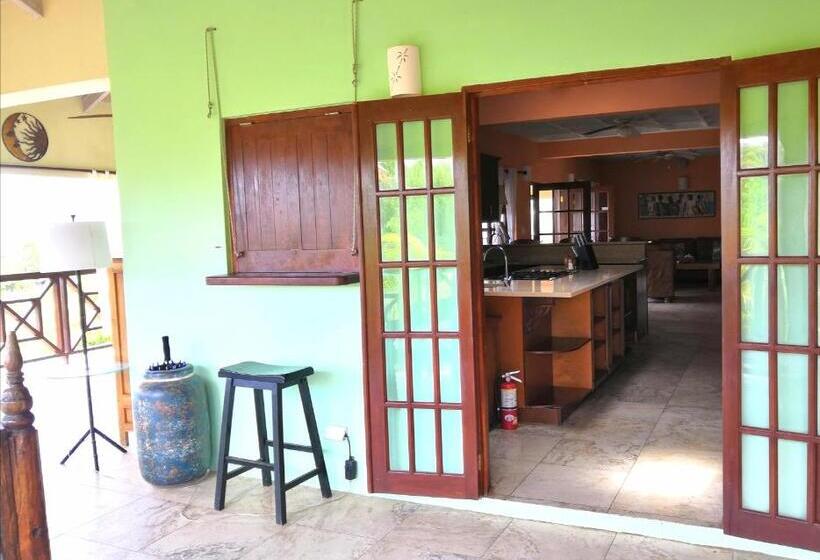 آپارتمان 2 خوابه, Villa Touloulou