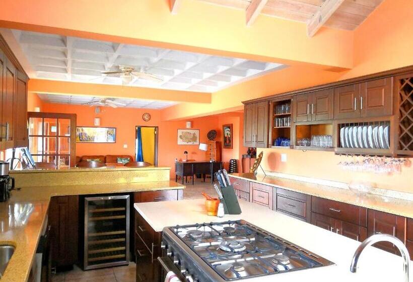 آپارتمان 2 خوابه, Villa Touloulou