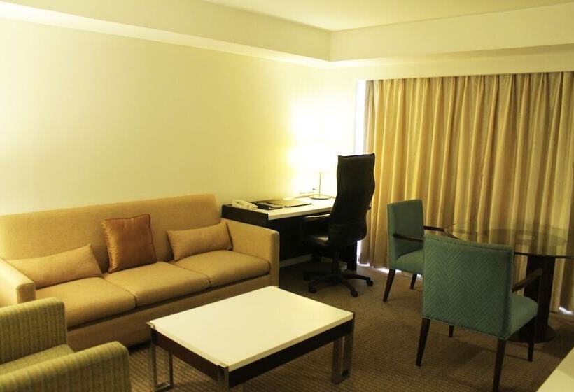 Номер Deluxe, Century Park