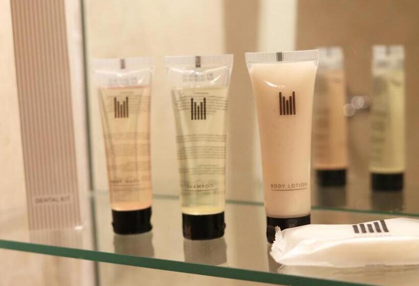 Club Room King Bed, The Heritage Hotel Manila