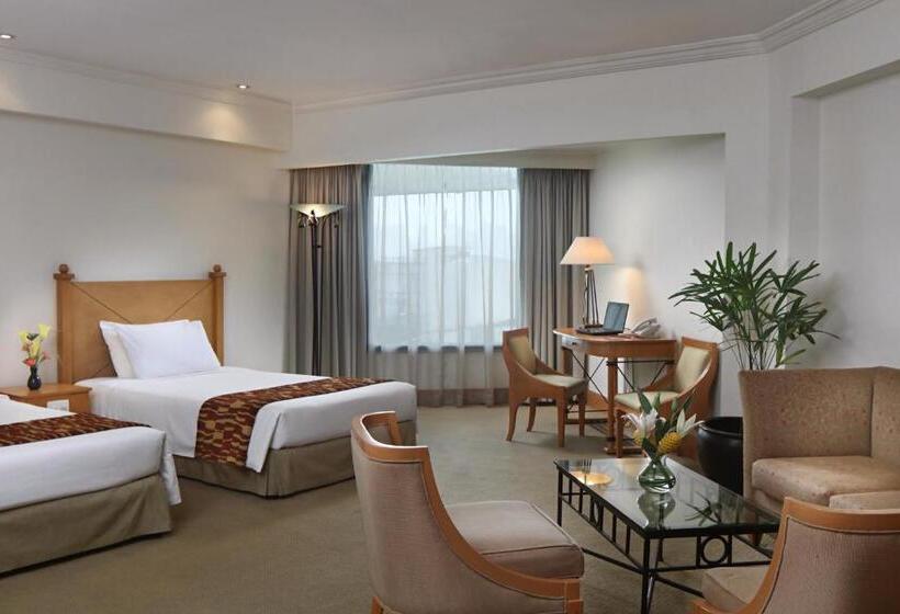 سوییت جونیور, The Heritage Hotel Manila