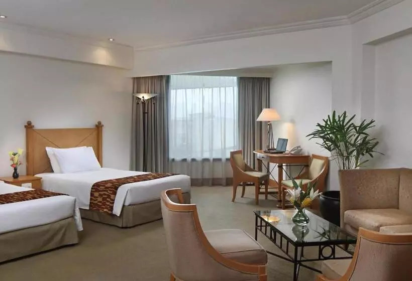 سوییت جونیور, The Heritage Hotel Manila