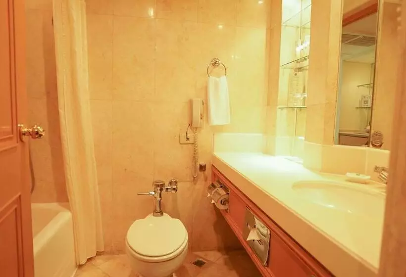 اتاق لوکس با تخت بزرگ, The Heritage Hotel Manila