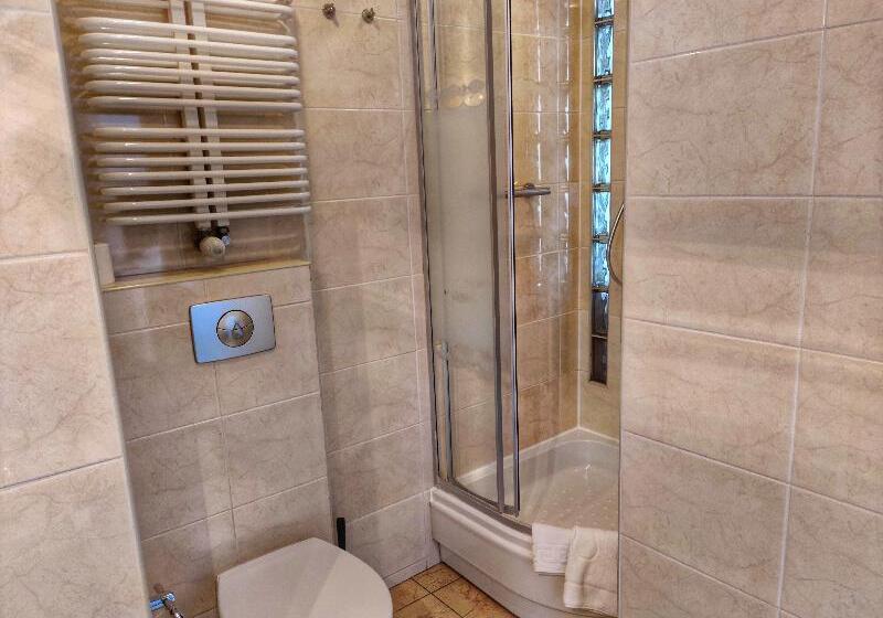 Номер Стандарт, Logos