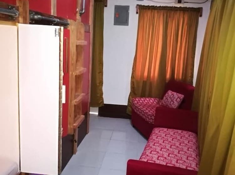 تختخواب در اتاق مشترک, 8th Street Hostel