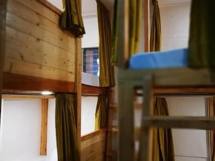 اتاق استاندارد چهار تخته, 8th Street Hostel