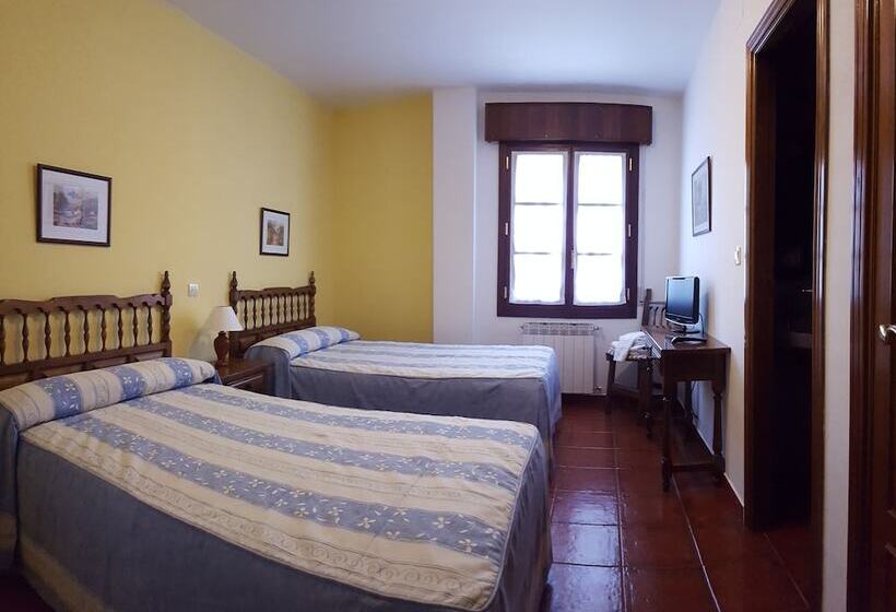 اتاق استاندارد یک نفره, Las Cantigas