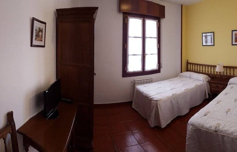 اتاق استاندارد یک نفره, Las Cantigas