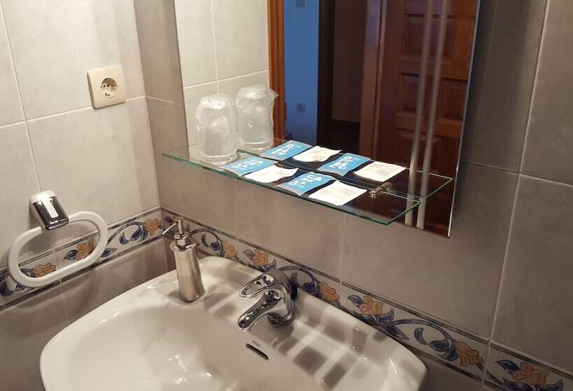 اتاق استاندارد یک نفره, Las Cantigas