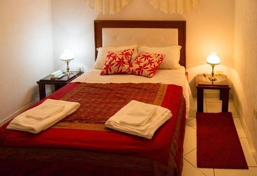 سوییت, & Restaurante Guarania