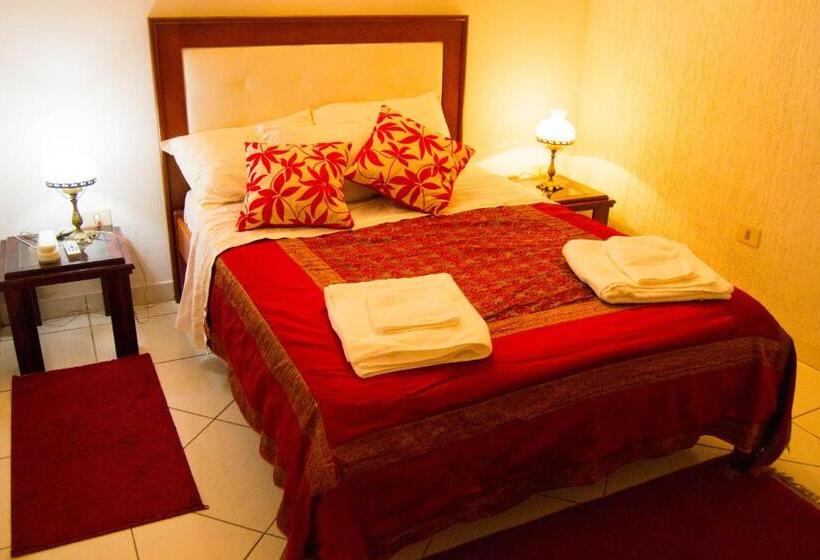 سوییت, & Restaurante Guarania