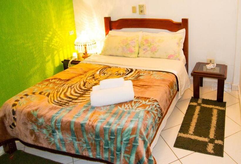 سوییت, & Restaurante Guarania