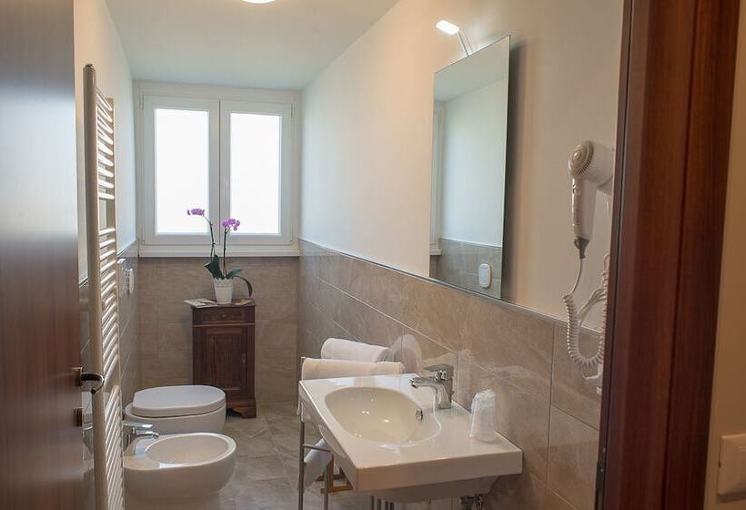 غرفة قياسية فردية, Torino Porta Susa