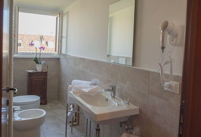 غرفة قياسية فردية, Torino Porta Susa