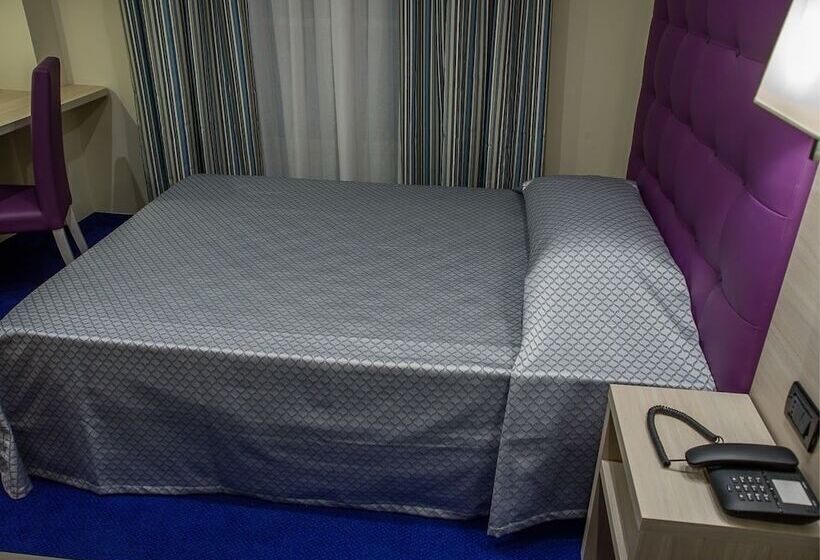 غرفة قياسية فردية, Torino Porta Susa