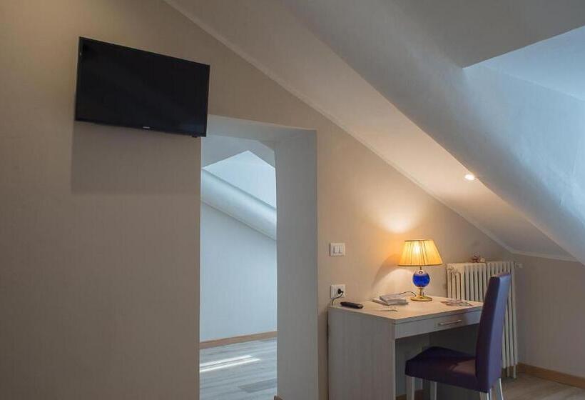 غرفة قياسية فردية, Torino Porta Susa