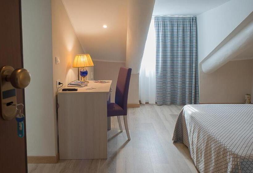 غرفة قياسية فردية, Torino Porta Susa