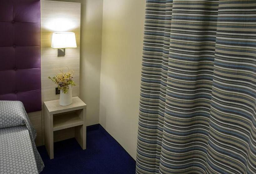 غرفة قياسية ثلاثية, Torino Porta Susa