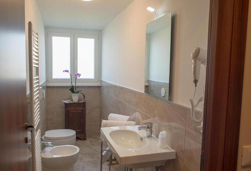 غرفة قياسية فردية, Torino Porta Susa