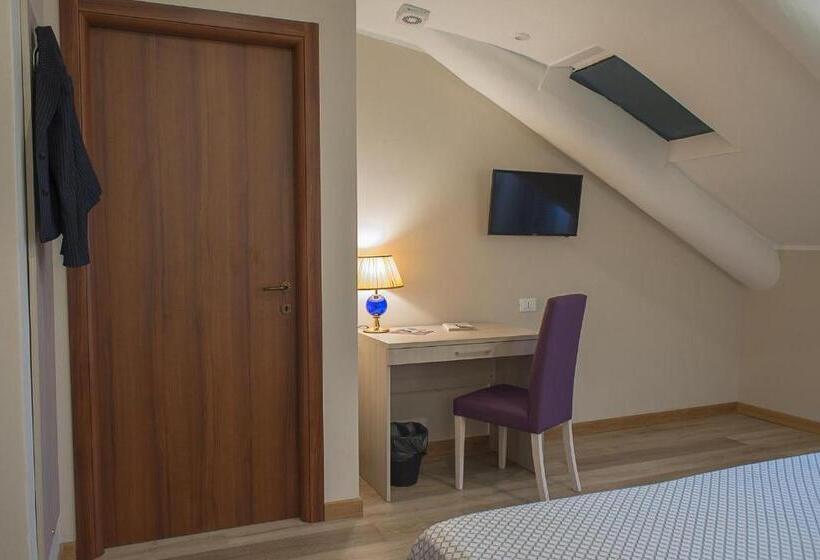 غرفة قياسية فردية, Torino Porta Susa