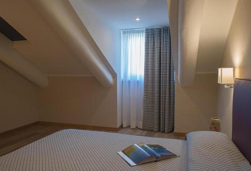 غرفة قياسية فردية, Torino Porta Susa