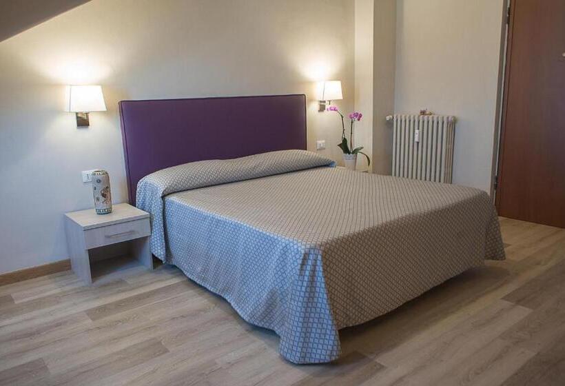 غرفة قياسية فردية, Torino Porta Susa