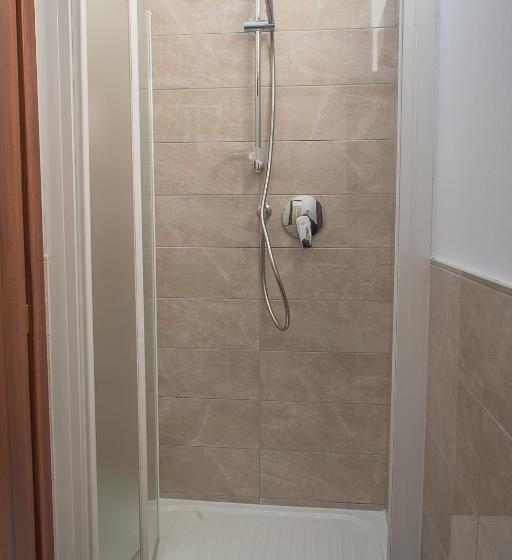 غرفة قياسية فردية, Torino Porta Susa