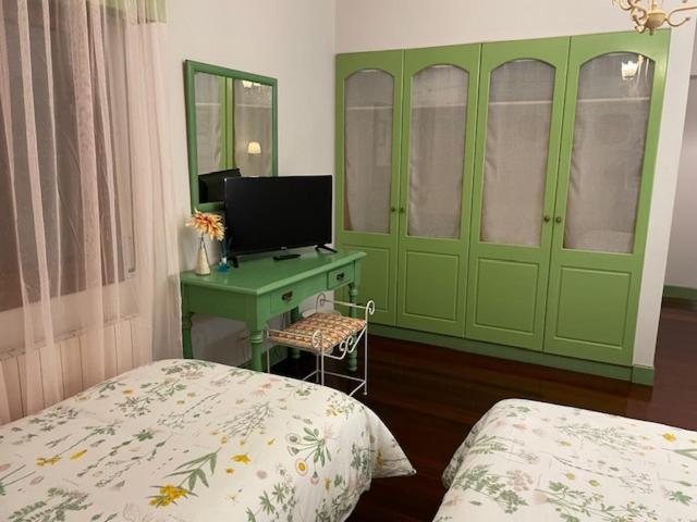 חדר סטנדרט לשלושה, Kaia