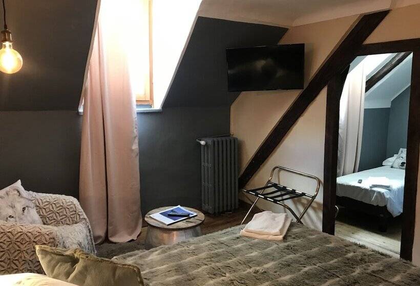 标准三人间, Auberge De La Paix