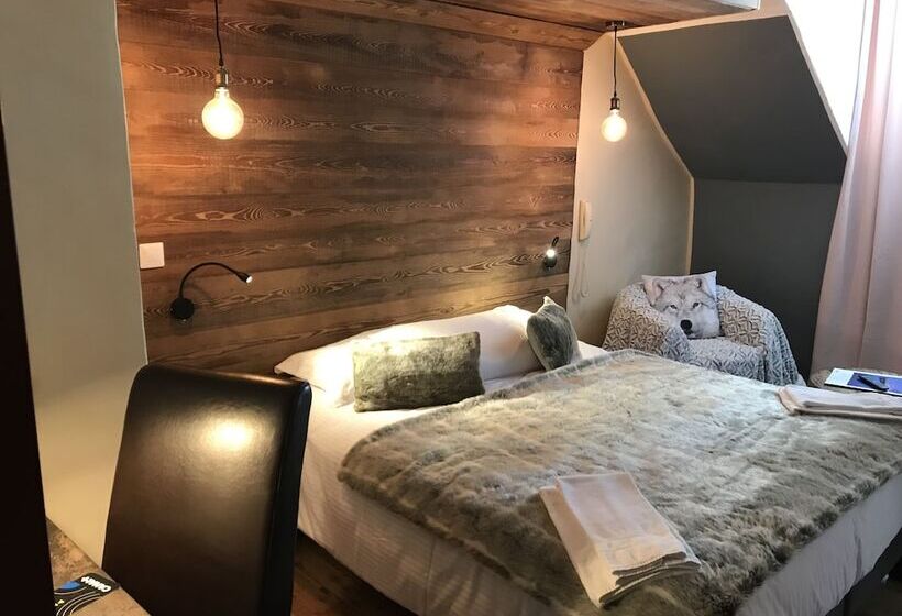 标准三人间, Auberge De La Paix