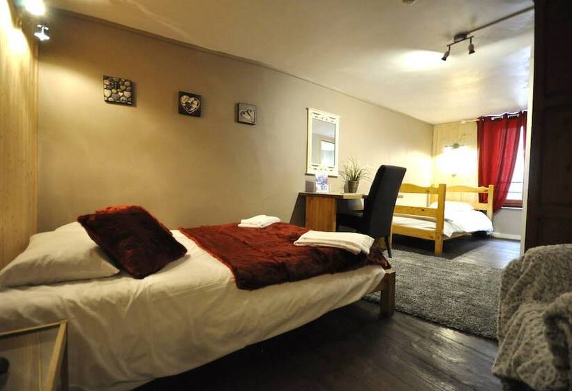 标准三人间, Auberge De La Paix