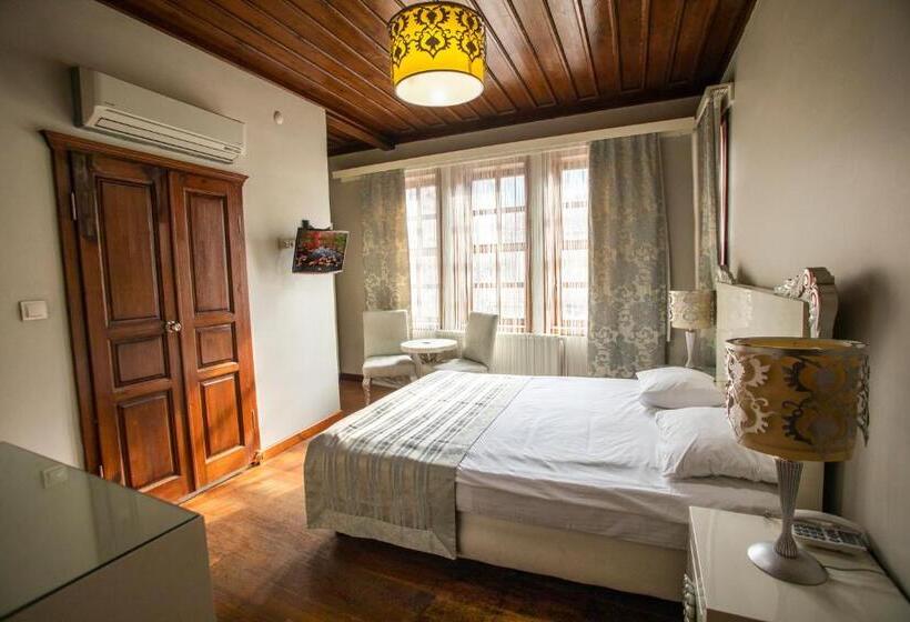 اتاق اکونومی, Emin Efendi Konaklari