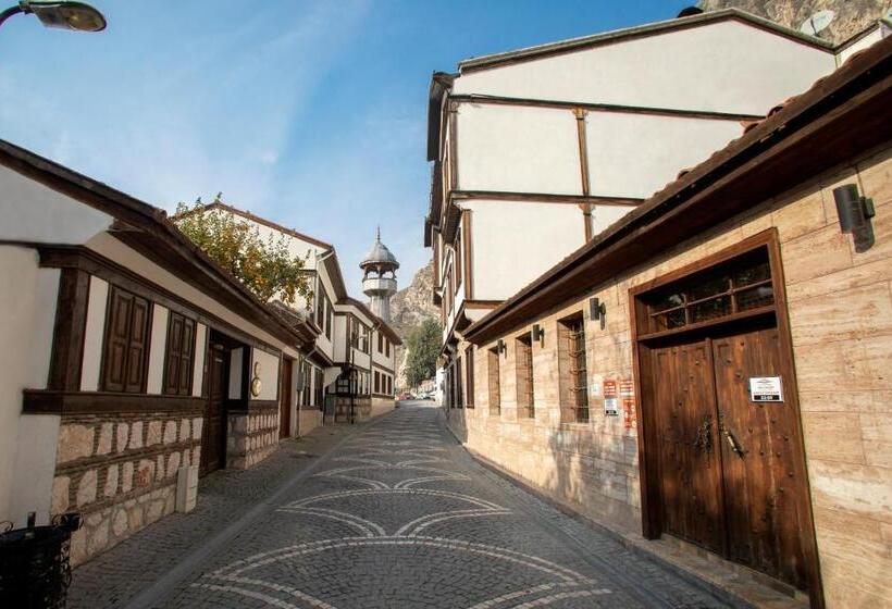 اتاق استاندارد سه نفره, Emin Efendi Konaklari