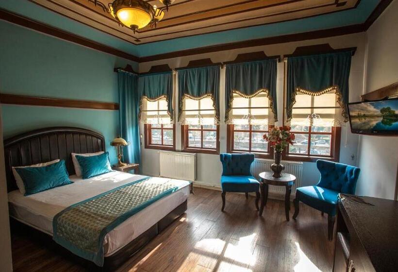 اتاق استاندارد با چشمانداز دریاچه, Emin Efendi Konaklari