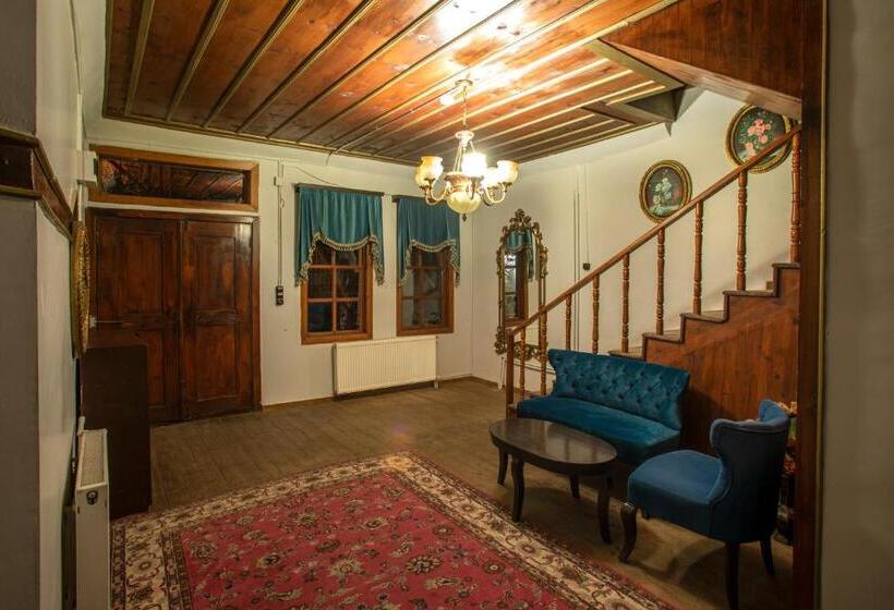 اتاق استاندارد چهار تخته, Emin Efendi Konaklari