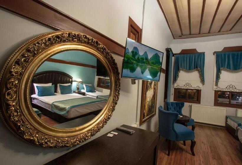 اتاق استاندارد با چشمانداز دریاچه, Emin Efendi Konaklari