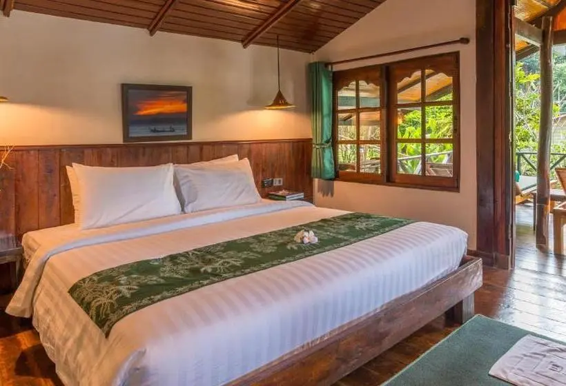 کلبه دلوکس, Koh Jum Ocean Beach Resort