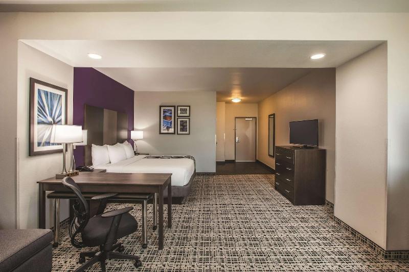 带大床的标准间, La Quinta By Wyndham Lubbock South