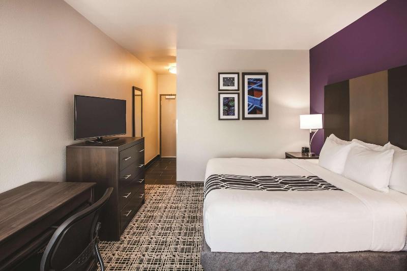 带大床的行政房间, La Quinta By Wyndham Lubbock South