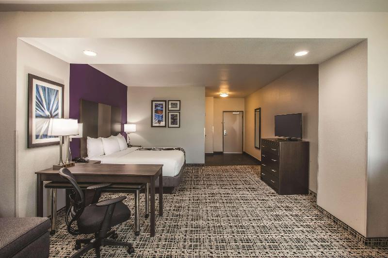 带大床的行政房间, La Quinta By Wyndham Lubbock South