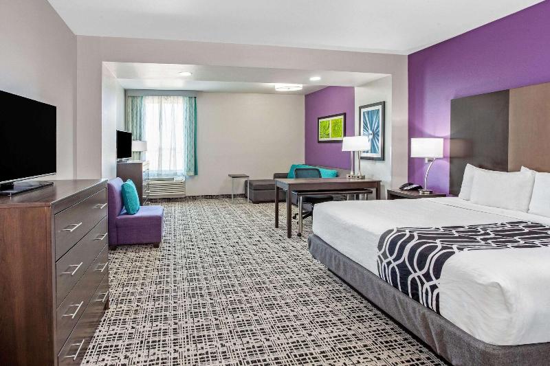 带大床的行政房间, La Quinta By Wyndham Lubbock South