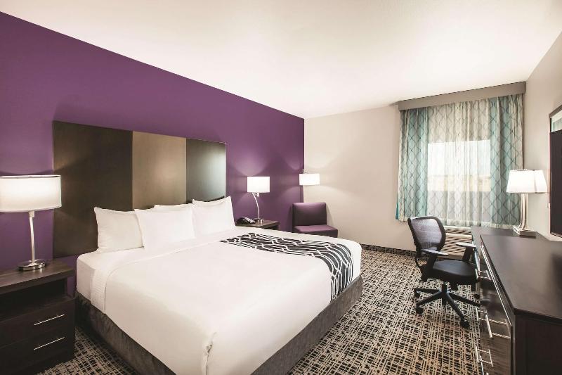 适合残疾人士使用的带超级大床的标准间, La Quinta By Wyndham Lubbock South
