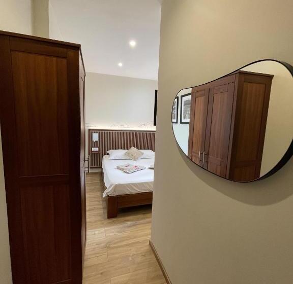 기본룸, L'oustaou De Porquerolles