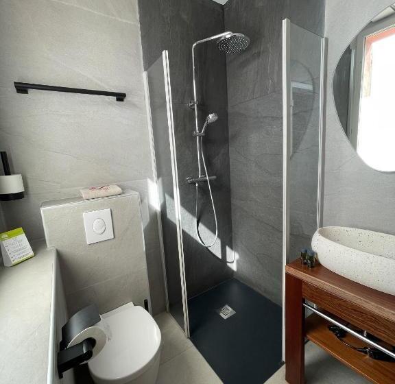 기본룸, L'oustaou De Porquerolles